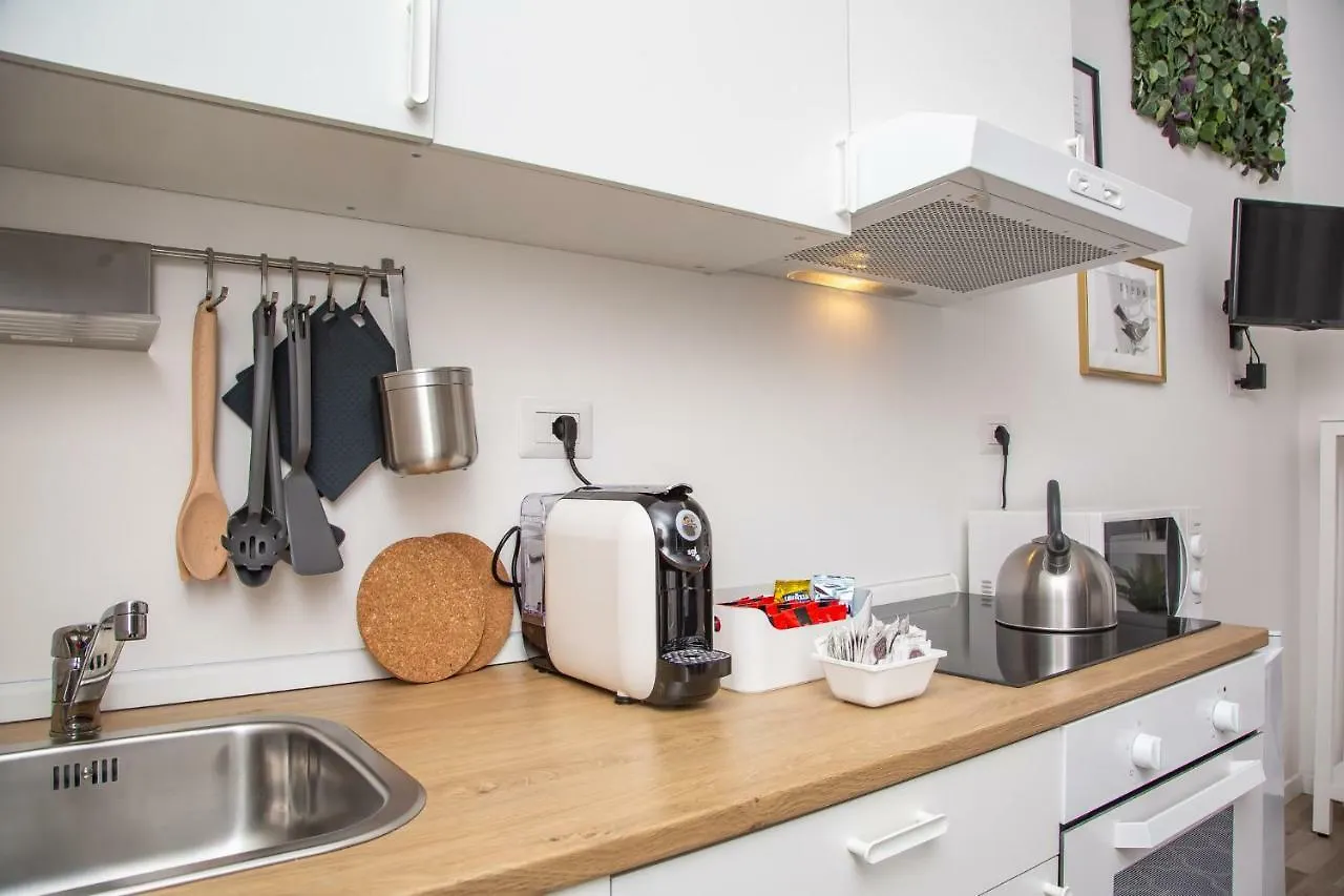 Apartment Paruta 65 Milano 0*,  Italia